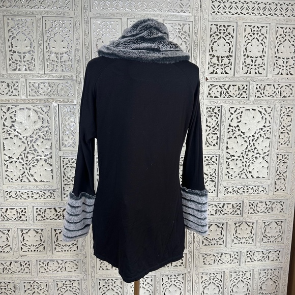 Soft Surroundings Black & Gray Faux Fur Cowl Neck Soft Tunic Sweater Sz Small - Picture 5 of 7